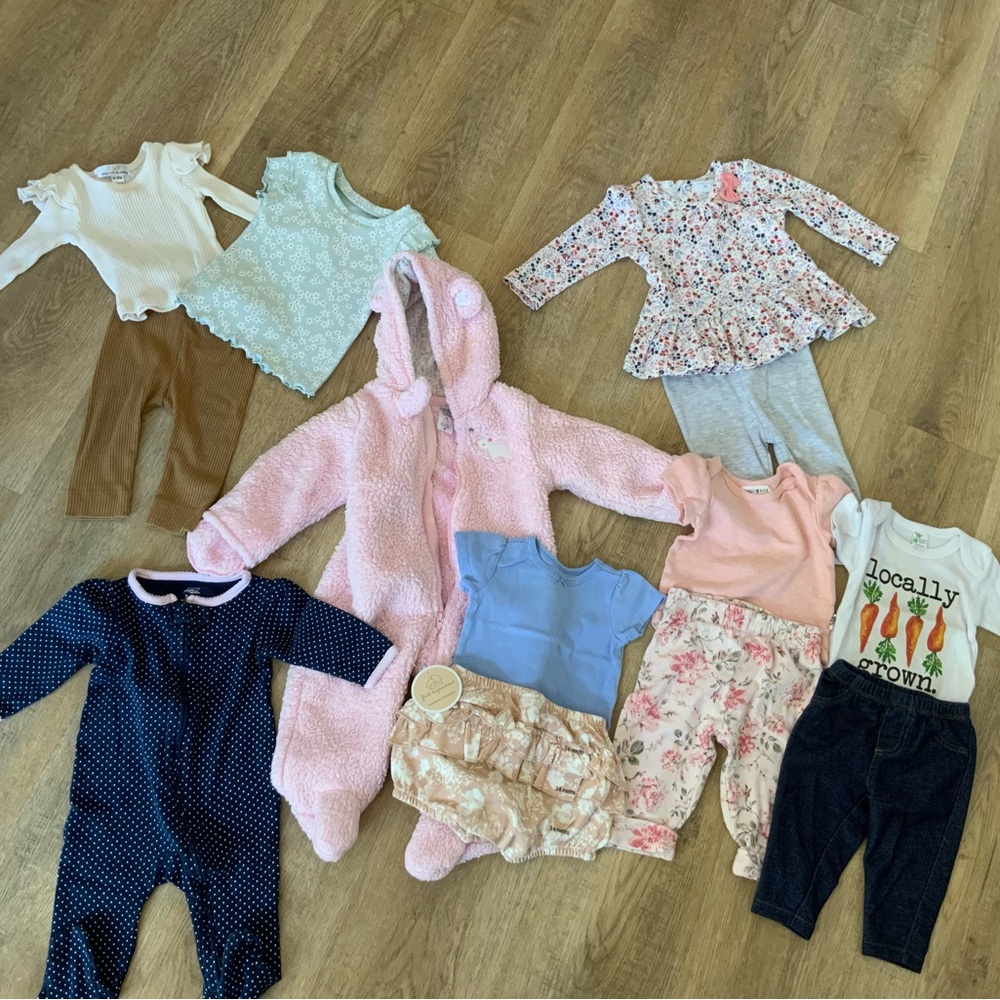 13 Piece Baby Clothing Bundle with Fleece Onesie Set